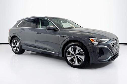 2024 Audi Q8 e-tron Premium Plus