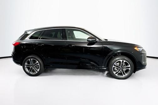 2025 Audi Q5 Premium