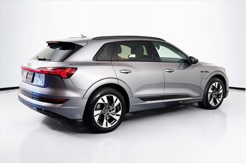 2022 Audi e-tron Premium