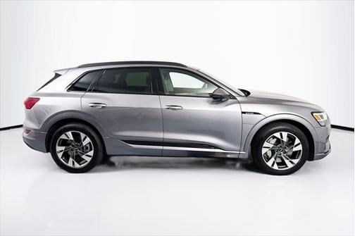 2022 Audi e-tron Premium