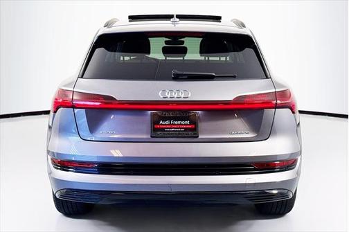 2022 Audi e-tron Premium