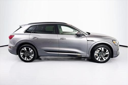 2022 Audi e-tron Premium
