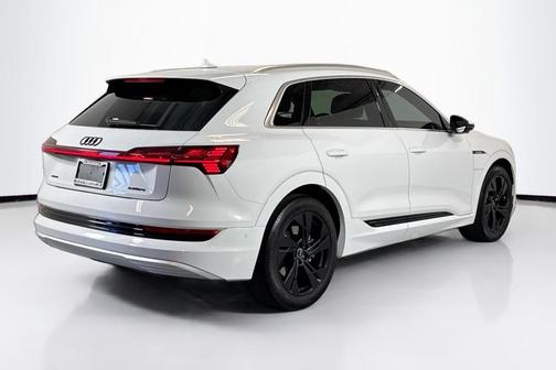 2023 Audi e-tron Premium Plus quattro