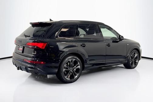 Mythos Black Metallic 2026 Audi Q7 55 Premium Plus
