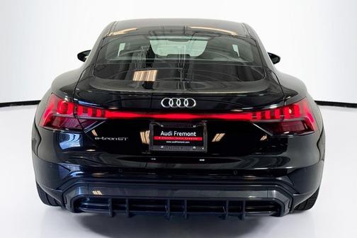 2023 Audi e-tron GT Premium Plus quattro