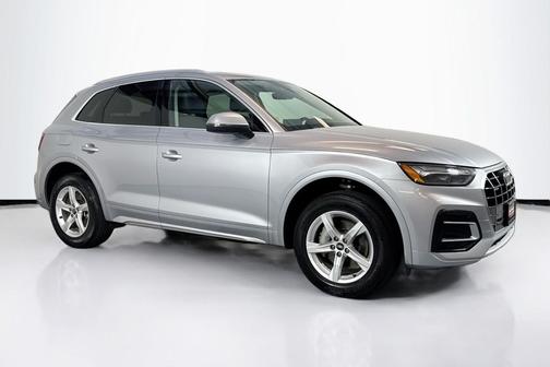 Florett Silver Metallic 2023 Audi Q5 40 Premium