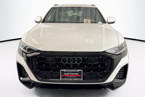 2025 Audi Q8 55 Premium