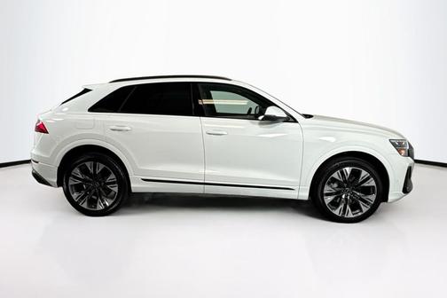 2025 Audi Q8 55 Premium