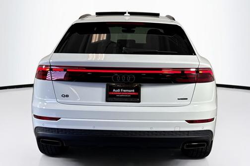 2025 Audi Q8 55 Premium