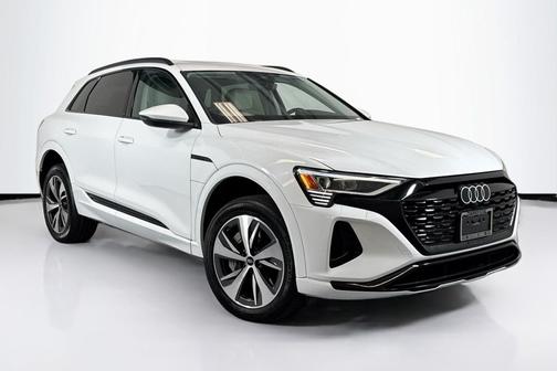2024 Audi Q8 e-tron Premium