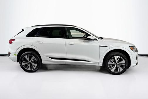 2024 Audi Q8 e-tron Premium