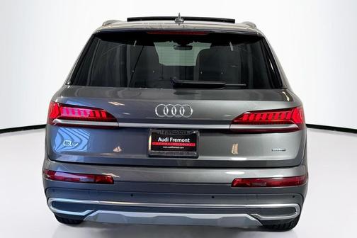 2024 Audi Q7 55 Premium Plus