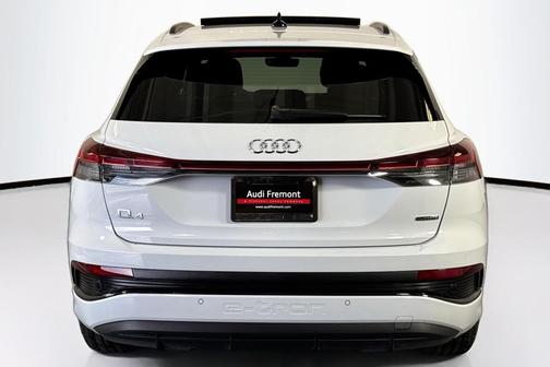 2024 Audi Q4 e-tron Premium Plus 55 quattro