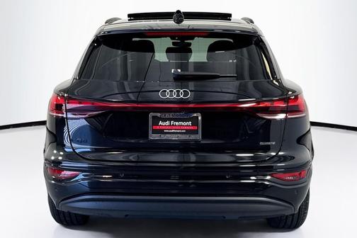 2025 Audi Q6 e-tron Premium Plus quattro