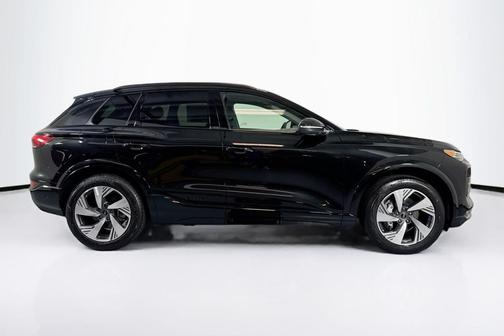 2025 Audi Q6 e-tron Premium Plus quattro