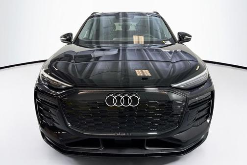 2025 Audi Q6 e-tron Premium Plus quattro