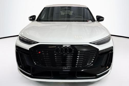 Glacier White Metallic 2027 Audi SQ6 e-tron Sportback Premium Plus