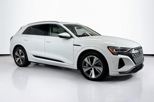 2024 Audi Q8 e-tron Premium Plus