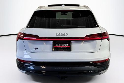 2024 Audi Q8 e-tron Premium Plus