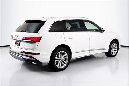 2025 Audi Q7 55 Premium Plus