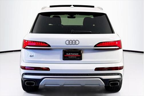 2025 Audi Q7 55 Premium Plus