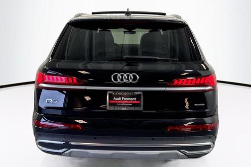 2023 Audi Q7 45 Premium Plus