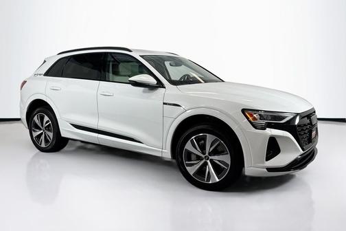 2024 Audi Q8 e-tron Premium