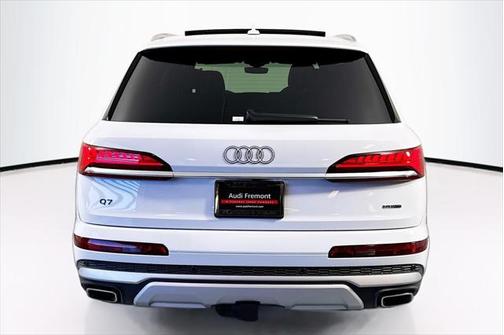 2025 Audi Q7 55 Premium Plus