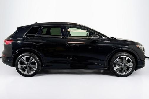 2024 Audi Q4 e-tron Premium Plus 55 quattro