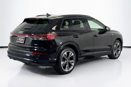 2024 Audi Q4 e-tron Premium Plus 55 quattro