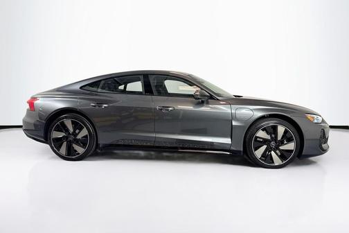 Daytona Gray Pearl Effect 2025 Audi RS e-tron GT performance