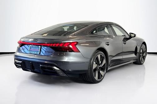 Daytona Gray Pearl Effect 2025 Audi RS e-tron GT performance