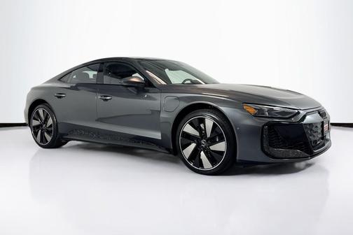 Daytona Gray Pearl Effect 2025 Audi RS e-tron GT performance