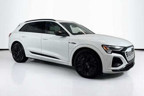 2024 Audi Q8 e-tron Prestige