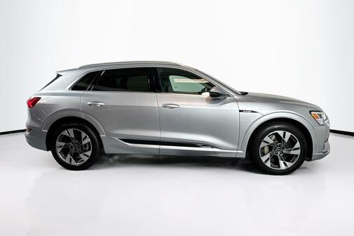 2022 Audi e-tron Premium