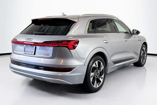 2022 Audi e-tron Premium