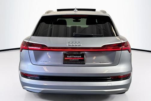 2022 Audi e-tron Premium