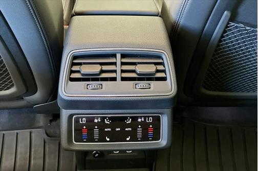 2022 Audi e-tron Premium Plus