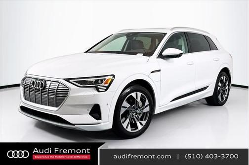 2022 Audi e-tron Premium Plus