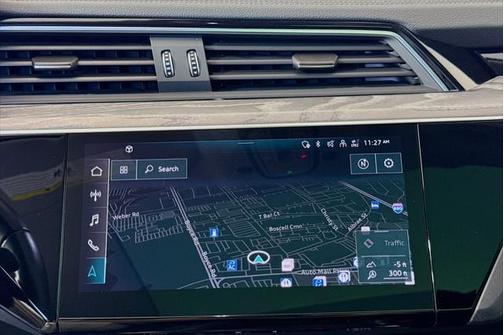 2022 Audi e-tron Premium Plus