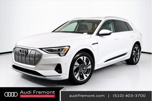 2022 Audi e-tron Premium Plus