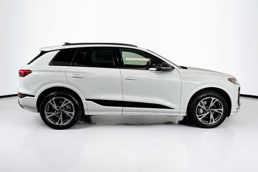 Glacier White Metallic 2027 Audi Q6 e-tron Premium Plus