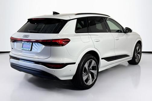 2025 Audi Q6 e-tron Premium Plus quattro
