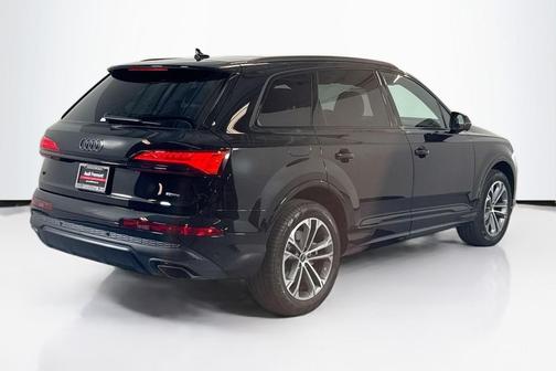 2026 Audi Q7 45 Premium