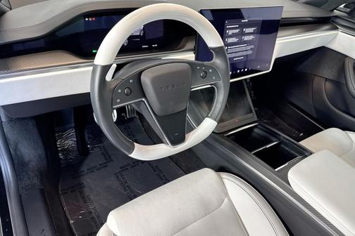 2024 Tesla Model S Plaid