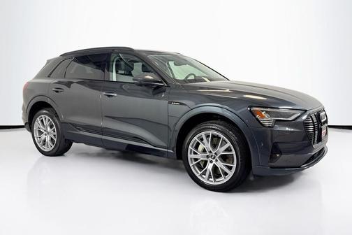Manhattan Gray Metallic 2021 Audi e-tron Prestige