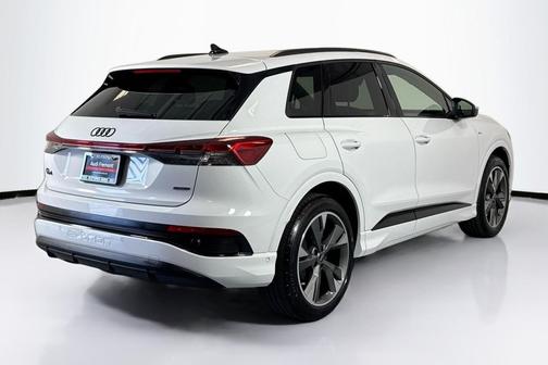 2024 Audi Q4 e-tron Premium Plus 55 quattro