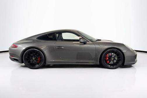 2018 Porsche 911 Carrera GTS