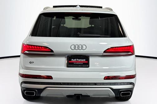 2025 Audi Q7 55 Premium Plus