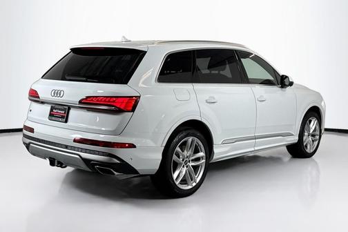 2025 Audi Q7 55 Premium Plus